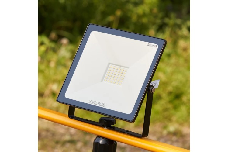 Прожектор REXANT 605-004 светодиодный СДО 50Вт 4000Лм 6500К холодный свет - изображение 4