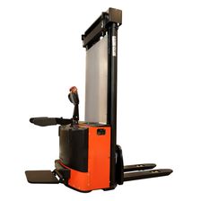 Самоходный электрический штабелер RAKUDA BPLW 1600 46 с платформой для оператора - изображение 2