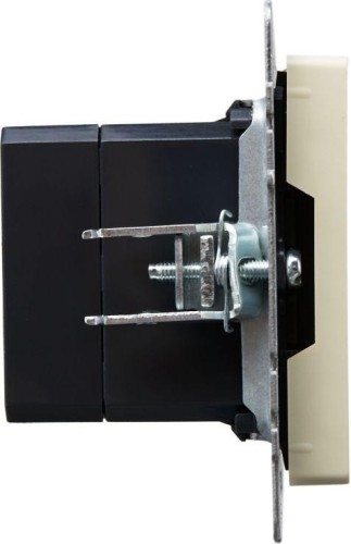 Розетка IEK BRITE USB A+C 18Bт РЮ11-1-БрКр беж BR-U22-018-K10 - изображение 3