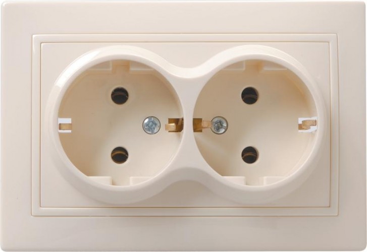 Розетка IEK Кварта РС12-3 2-м сп 16а ip20 с заземл. крем. ERK24-K33-16-DM