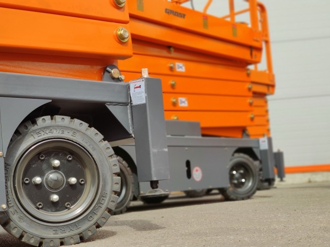 Самоходный подъемник ножничного типа GROST Tower Drive 500-7 с выдвижной платформой, аккумуляторный 212424 - изображение 3