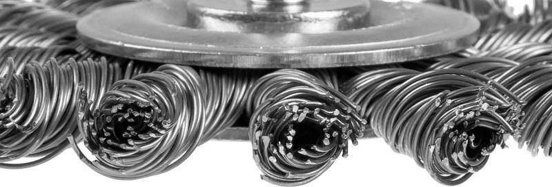 Щетка обдирочная для дрели ЗУБР ПРОФЕССИОНАЛ дисковая проволока 0,5мм, 75мм 3522-075_z02 - изображение 3