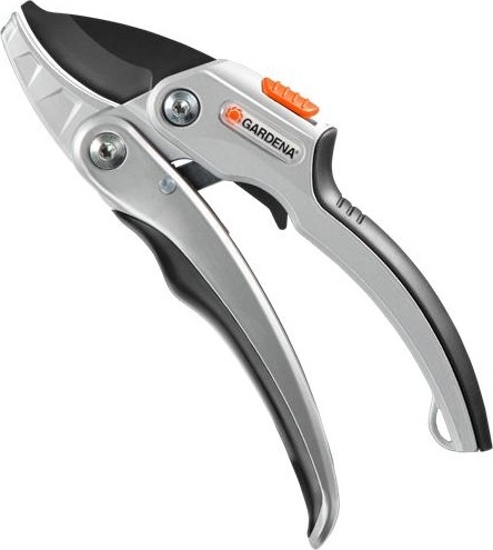 Секатор GARDENA SmartCut 08798-20.000.00 с храповым механизмом 08798-20.000.00
