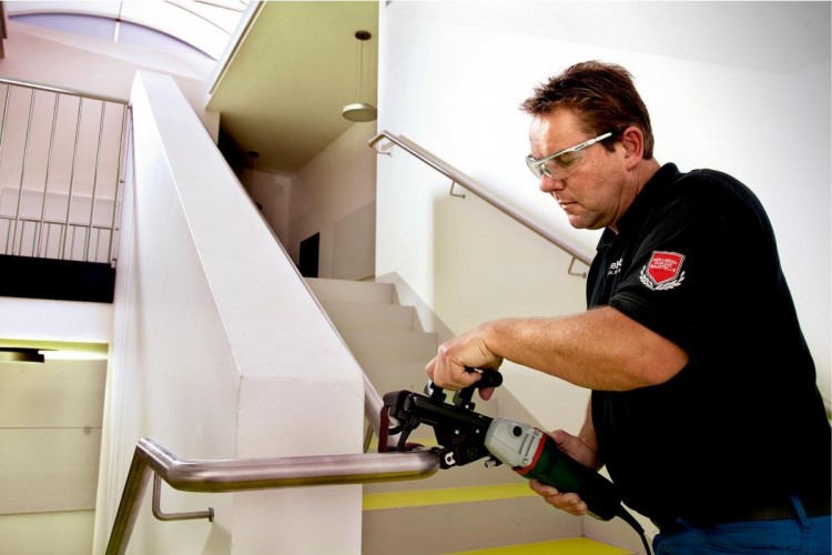 Шлифмашина ленточная сетевая METABO RBE 9-60 Set 602183510 - изображение 2