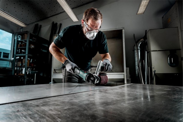 Шлифмашина щеточная сетевая METABO SE 17-200 RT 602259000 - изображение 2