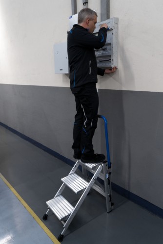 Складной трап KRAUSE 3 ступени, с дугой безопасности 810526 - изображение 5