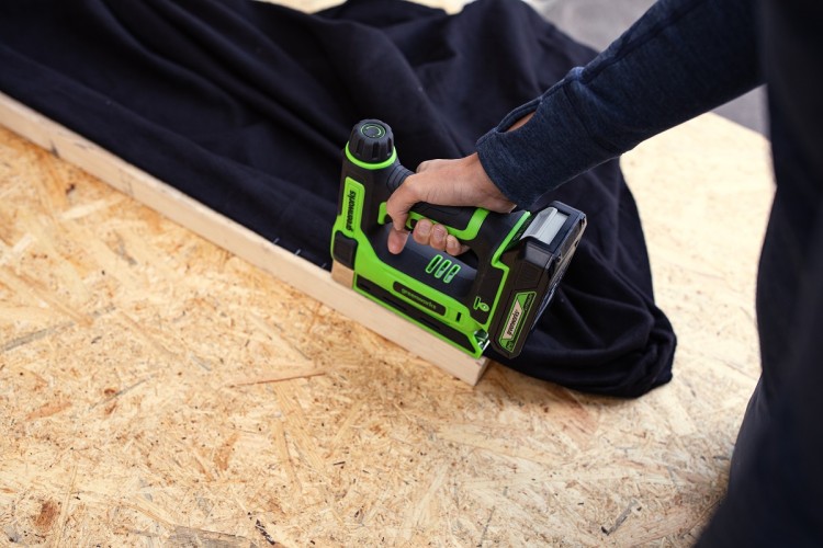 Скобозабиватель аккумуляторный GREENWORKS G24CS10 без АКБ и ЗУ 3400107 - изображение 4