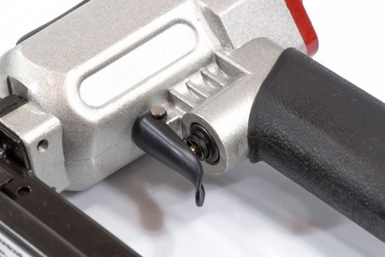 Скобозабиватель пневматический MATRIX 10-22 мм 57420 - изображение 3