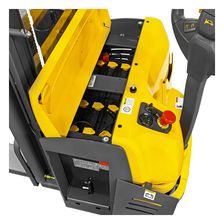 Штабелер электрический самоходный SMARTLIFT CDDR15-III (1500 кг; 5 м; li-ion 24В / 225Ач) - изображение 19