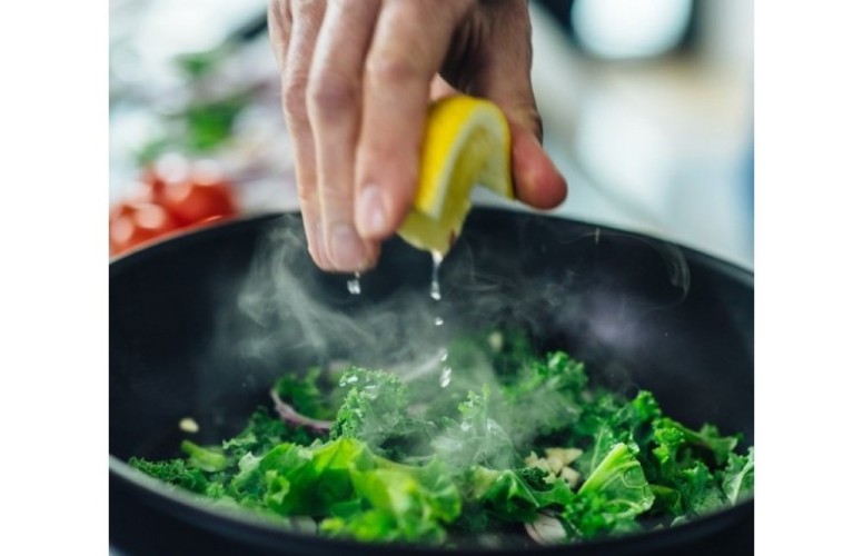 Сотейник FISKARS 1026575 26 см с крышкой - изображение 4