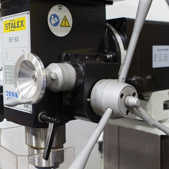 Станок вертикально-фрезерный Stalex BF60 (стол 1000х240 мм 380В) - изображение 2