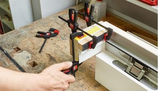 Струбцина быстрозажимная BESSEY EZXL30-9 пистолетного типа 2.7 кн, 300x90 мм BE-EZXL30-9 - изображение 4