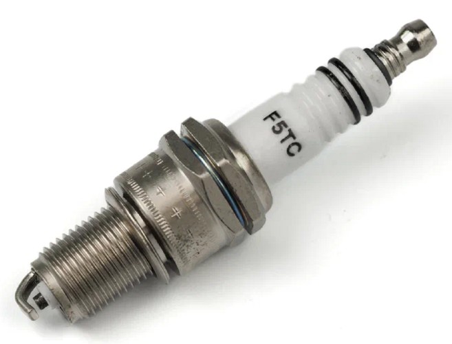 Свеча зажигания CHAMPION F5TC igp (двухтакные двигатели gg950,951,gp40-ii/четыре - изображение 2