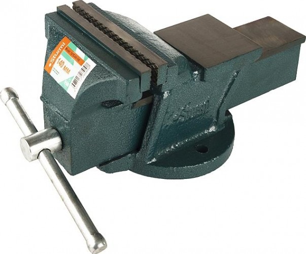 Тиски Sturm 1075-04-140 слесарные 140мм, усиленные с наковальней