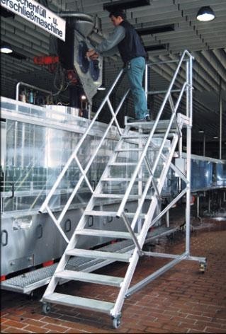 Трап с платформой KRAUSE 16 ступеней угол наклона 60 град., ширина ступеней 600 мм 828750 828750 - изображение 2