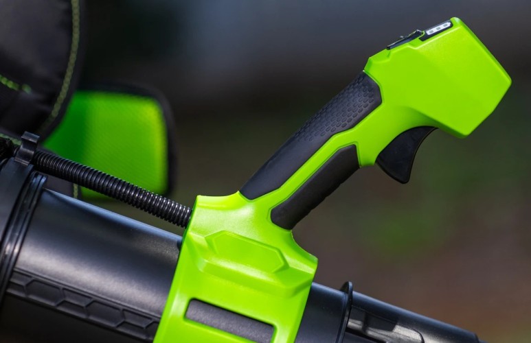 Воздуходувка аккумуляторная GREENWORKS GD40BPG2 40V, ранцевая, б/щ, АКБ 4Ач и ЗУ 2408107UB - изображение 4