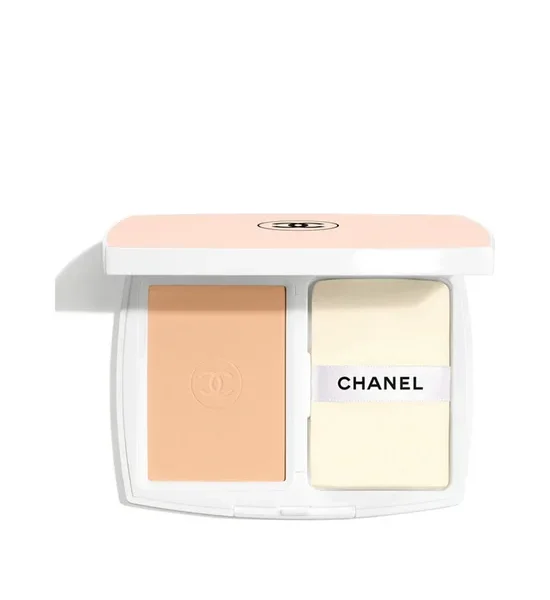 CHANEL
LE BLANC BRIGHTENING COMPACT FOUNDATION LONG-LASTING RADIANCE - PROTECTION - THERMAL COMFORTSPF25 / PA+++. 100% оригинал