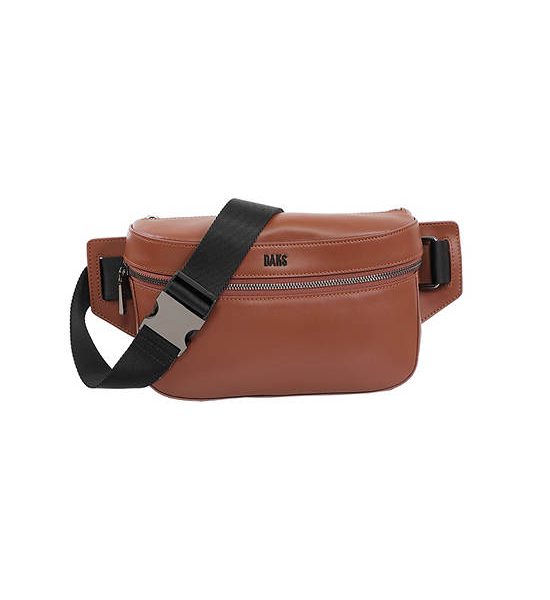 DAKS Plain Leather Crossbody bags Brown. 100% оригинал