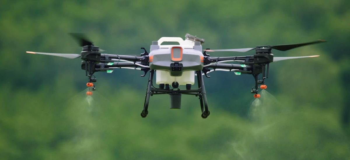 DJI Agras T10 - этот легковесный дрон совершенен