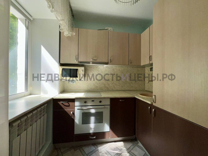 1 комн., 40м2, 1/5, Тюмень
