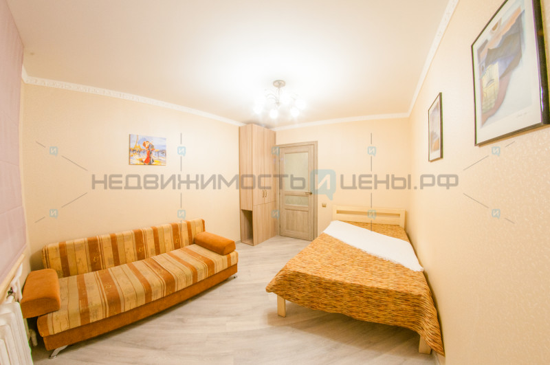 2 комн., 42.8м2, 2/9, Тюмень