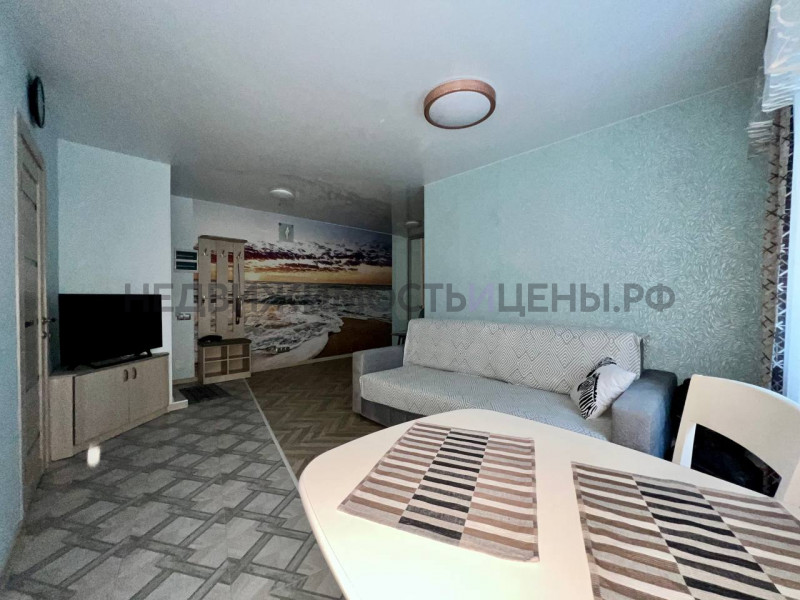 1 комн., 40м2, 1/5, Тюмень
