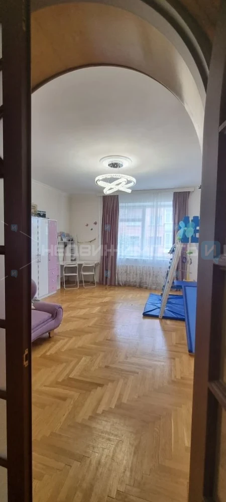 4 комн., 127.5м2, 2/5, Тюмень
