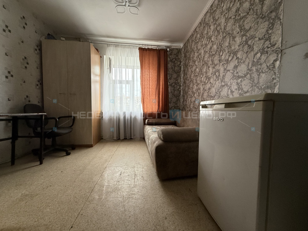 1 комн., 12м2, 4/8, Тюмень