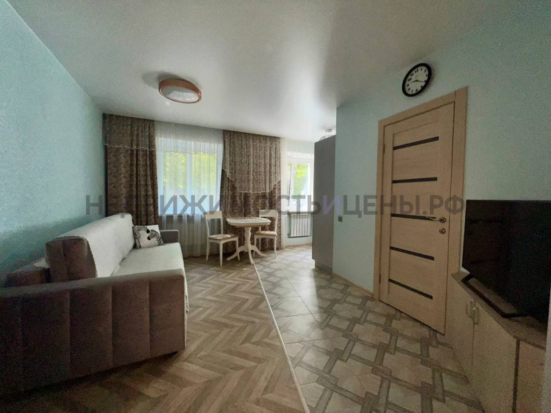 1 комн., 40м2, 1/5, Тюмень