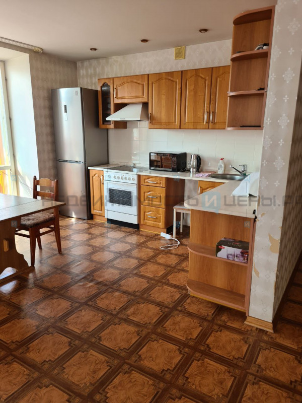 2 комн., 108м2, 7/10, Тюмень