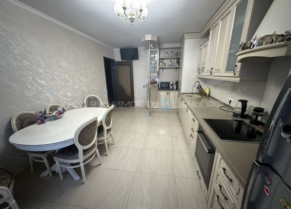 3 комн., 85.3м2, 3/14, Тюмень