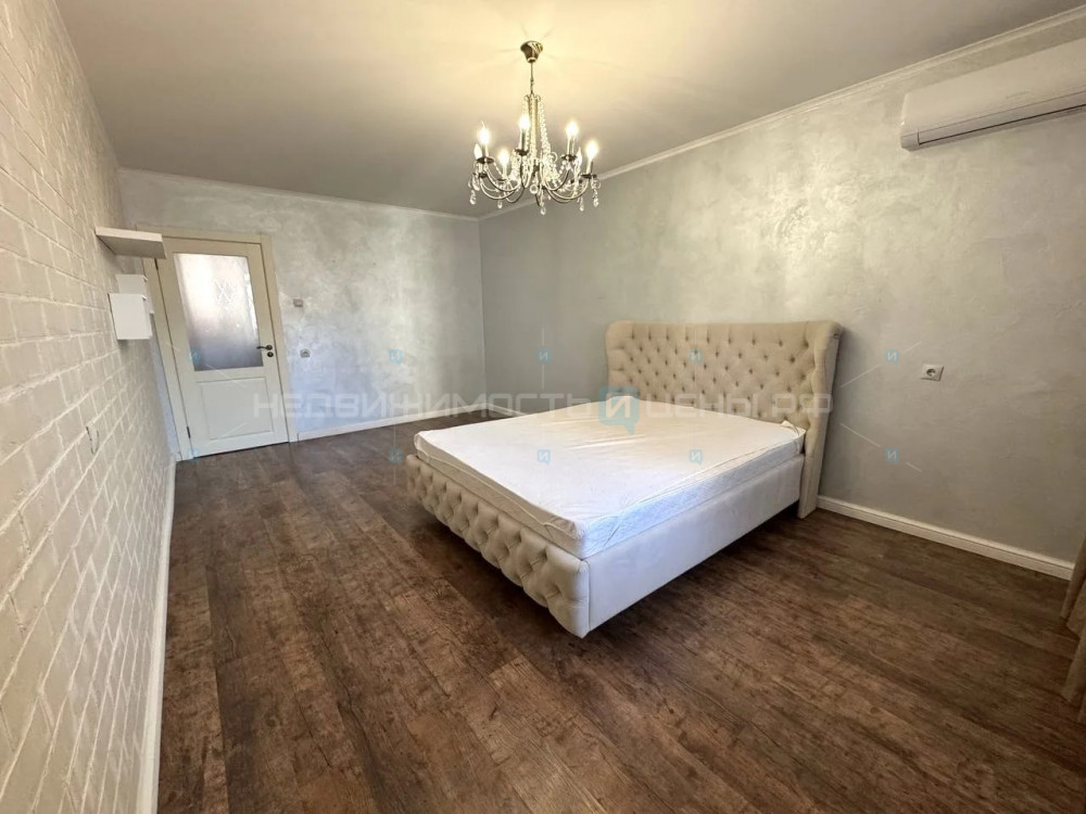 2 комн., 72.5м2, 8/10, Тюмень