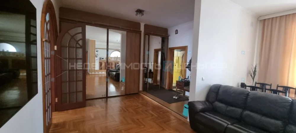 4 комн., 127.5м2, 2/5, Тюмень