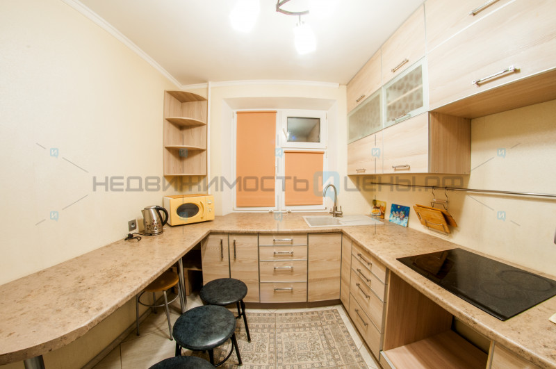 2 комн., 42.8м2, 2/9, Тюмень