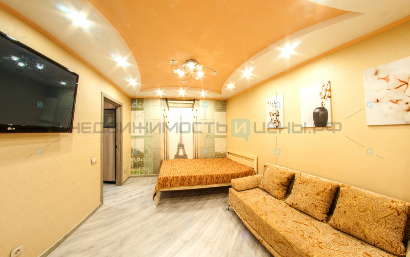 2 комн., 42.8м2, 2/9, Тюмень