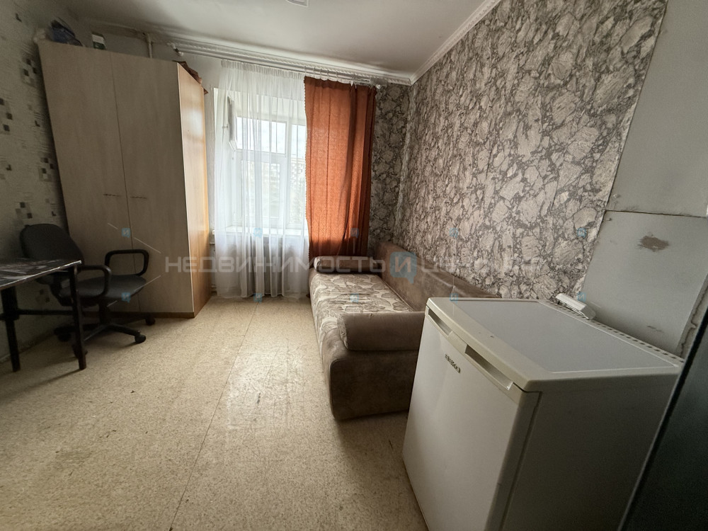 1 комн., 12м2, 4/8, Тюмень
