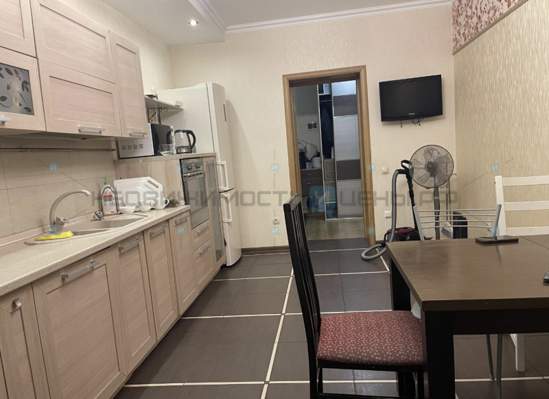 2 комн., 80м2, 8/9, Тюмень