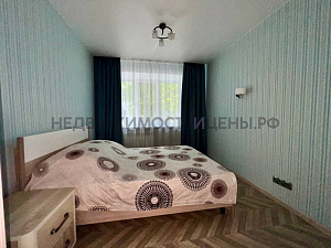 1 комн., 40м2, 1/5, Тюмень