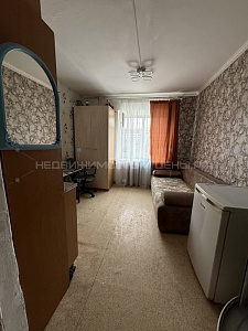 1 комн., 12м2, 4/8, Тюмень