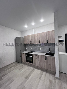 1 комн., 40м2, 13/15, Тюмень