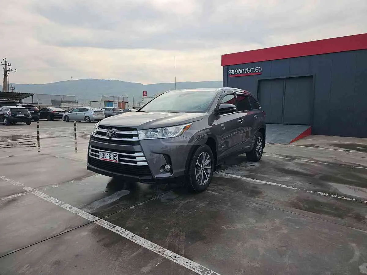 Toyota Highlander · 2019