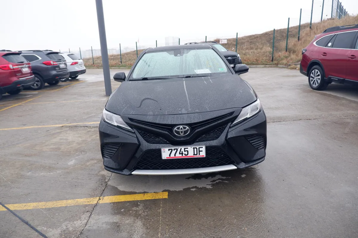 Toyota Camry · 2019