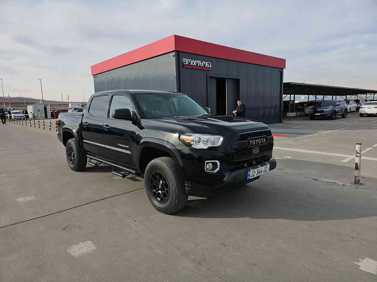 Toyota Tacoma · 2020