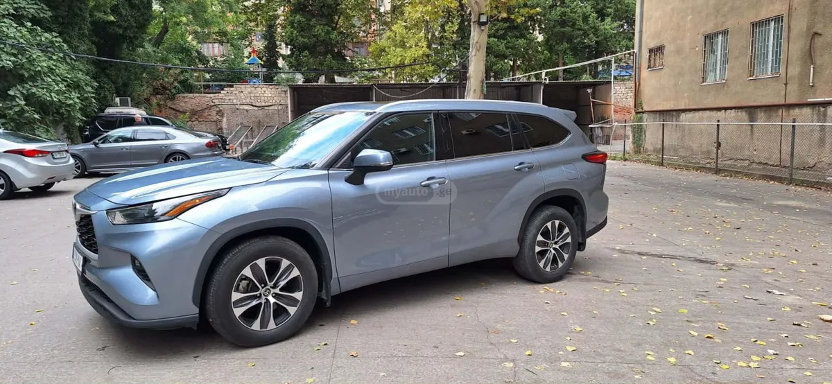 Toyota Highlander · 2022