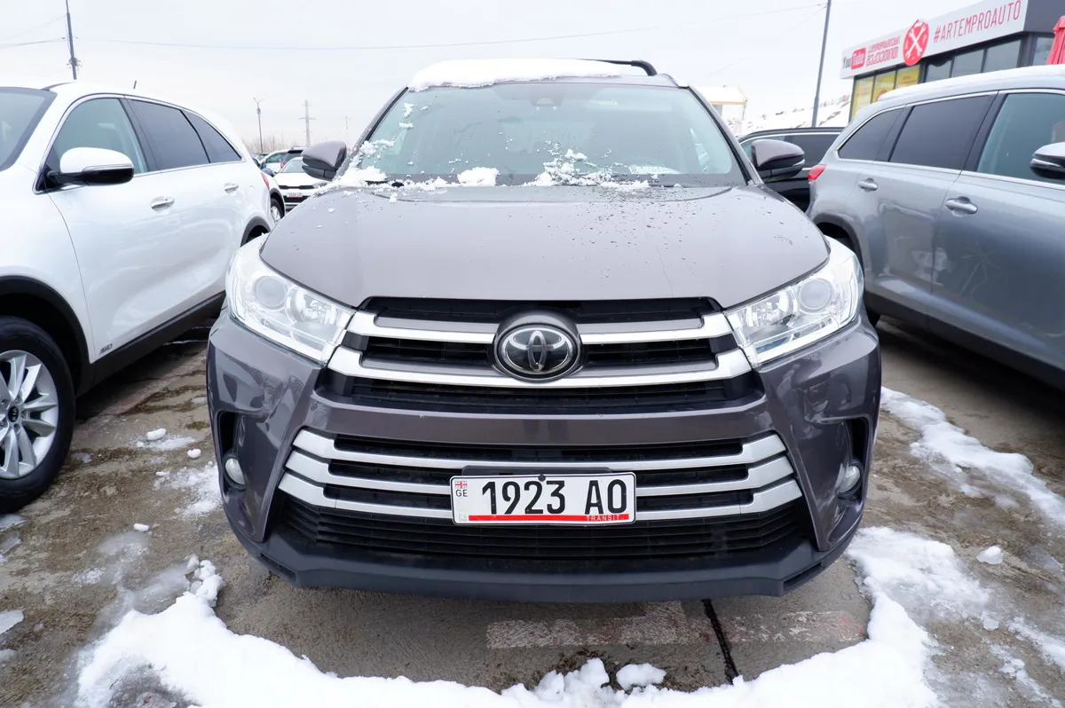 Toyota Highlander · 2017