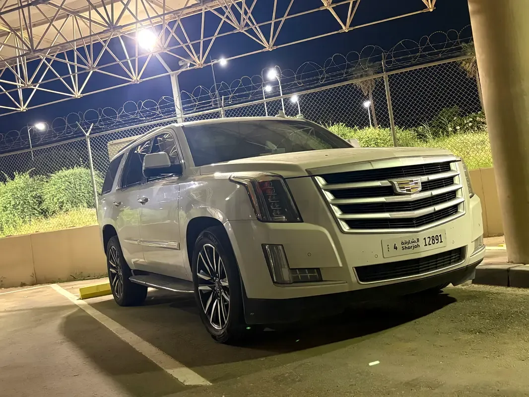 Cadillac Escalade · 2016