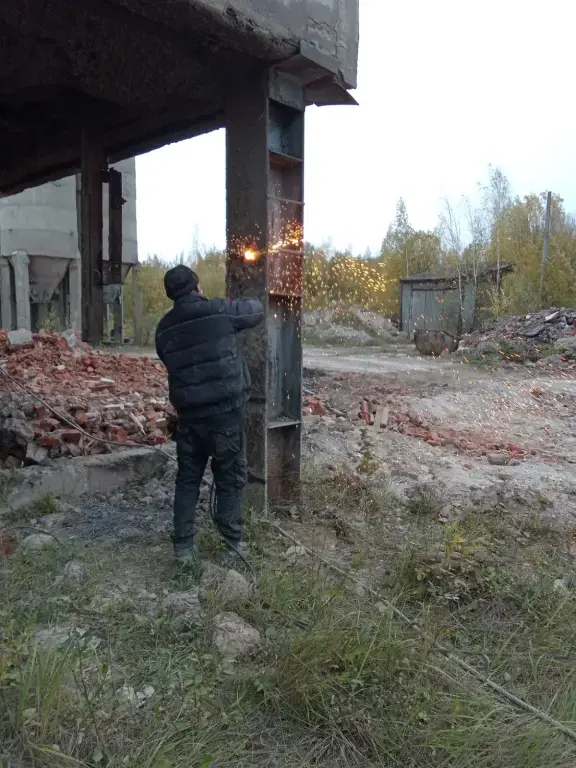 Демонтаж б/у трубопроводов и металлоконструкций.
