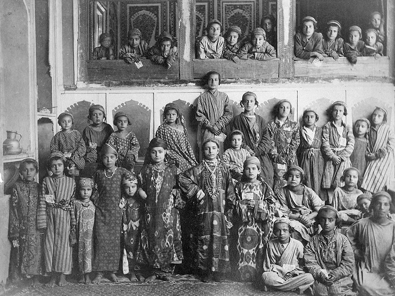 Школа в Бухаре. 1880-е гг. Фото F. Hordet/Фотоархив РЭМ
