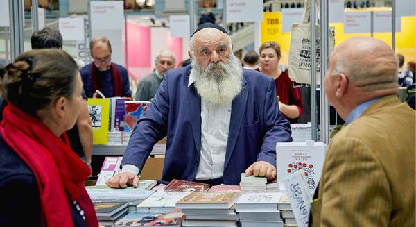 Тарантино, Рубина, Капа: что покупать на ярмарке non/fiction