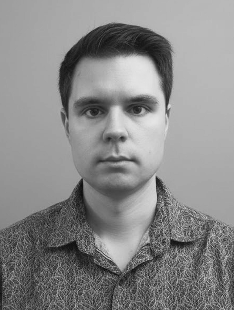 Роман Петров